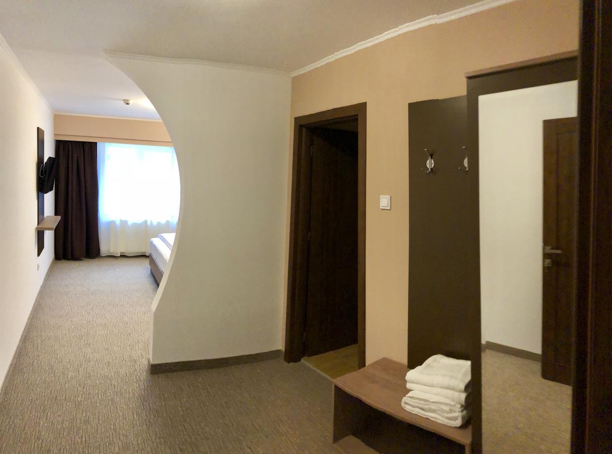 Nueva Park Hotel Brasov Exterior photo